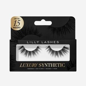 LUXURY SYNTHETIC FULL VOLUME + MEDIUM LENGTH LASHES 15 WEARS (NEW WITH TAGS)